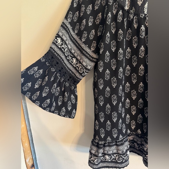 2/$15 Maurice’s Top - Picture 2 of 5